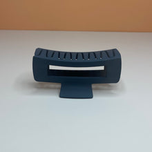 Load image into Gallery viewer, Strong Claw Clips for Thick &amp; Curly Hair
